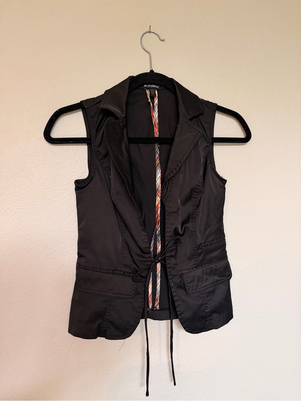le château Black Sleeveless Drawstring Blazer Vest